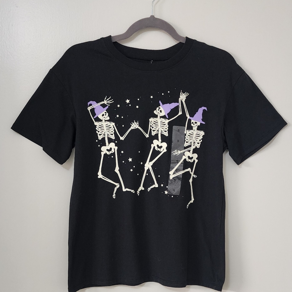 Halloween Skeltons Dancing Graphic T-Shirt.  Glows. Sz S  NWTS. by: Cold Crush